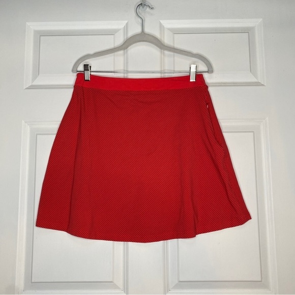 Mountain Hardwear Striped Sporty Outdoor Skirt Size Medium Red Eggplant Colorway - Picture 1 of 8